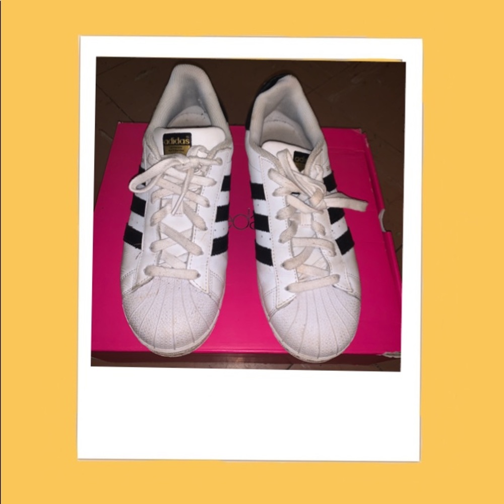 Adidas superstars